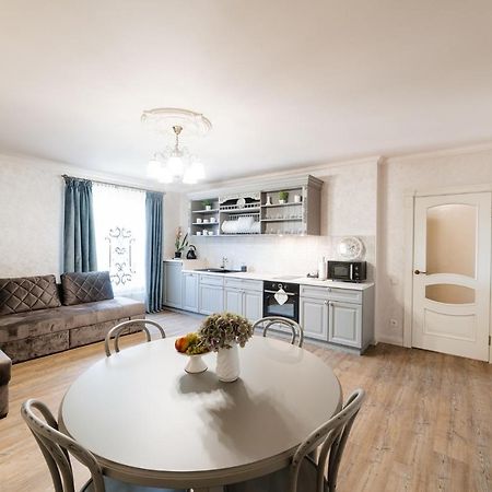 Lux Apartment On Duhnovicha Street .Free Parking. Użhorod Zewnętrze zdjęcie