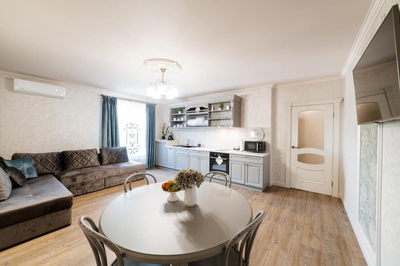 Lux Apartment On Duhnovicha Street .Free Parking. Użhorod Zewnętrze zdjęcie