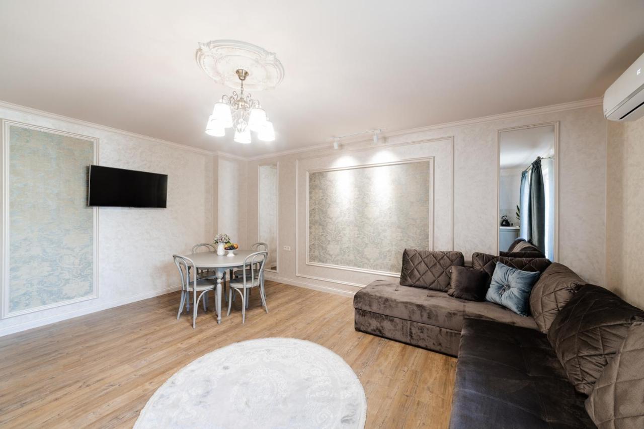 Lux Apartment On Duhnovicha Street .Free Parking. Użhorod Zewnętrze zdjęcie