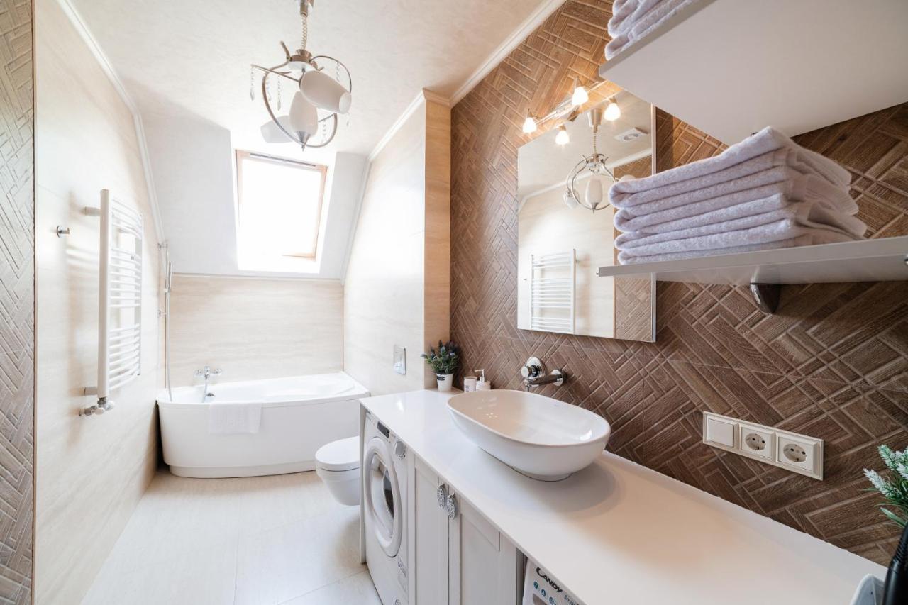 Lux Apartment On Duhnovicha Street .Free Parking. Użhorod Zewnętrze zdjęcie