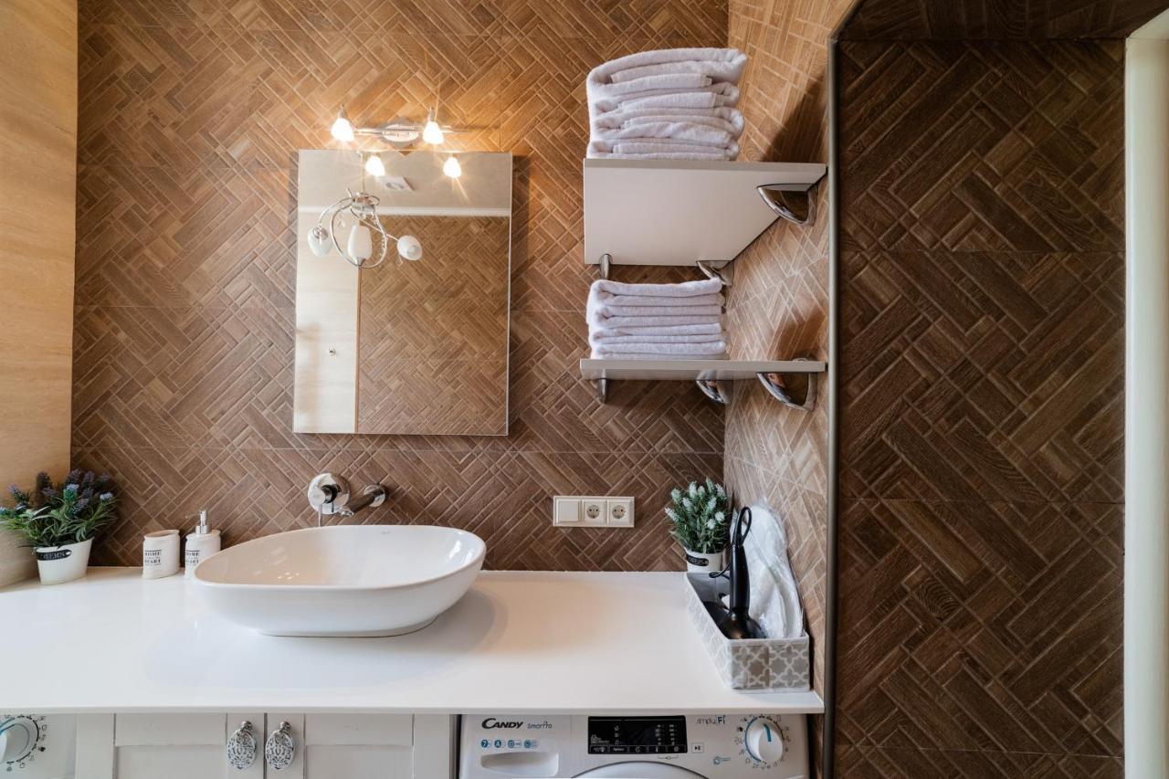 Lux Apartment On Duhnovicha Street .Free Parking. Użhorod Zewnętrze zdjęcie
